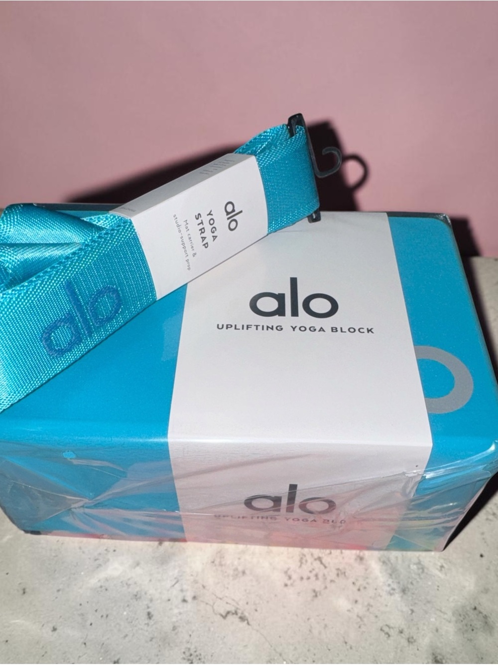 New ALO Yoga Uplifting Yoga Block & Strap Set in Teal
